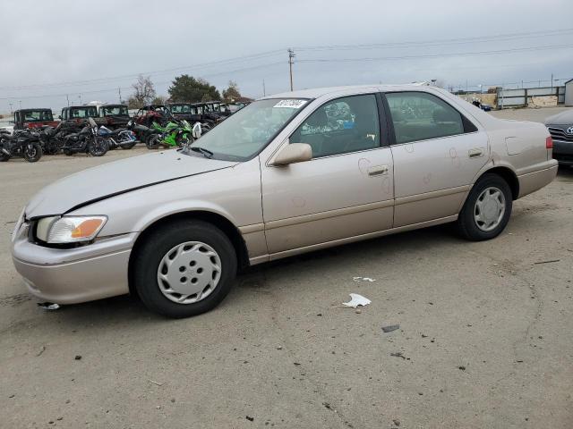 TOYOTA CAMRY CE 2000 with VIN 4T1BG22K0YU656052 - Photo from auction