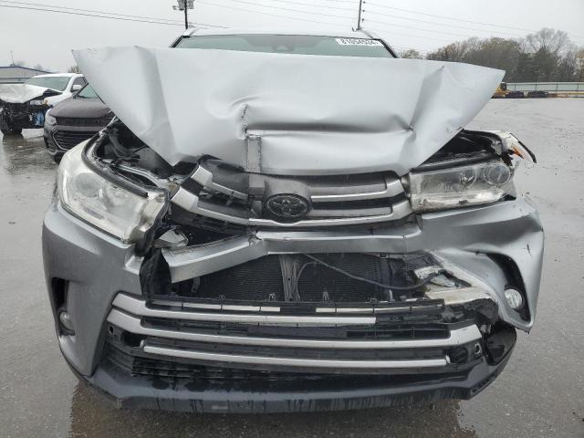 Photo 5 from auction – 2017 TOYOTA HIGHLANDER with VIN 5TDJZRFH8HS520788