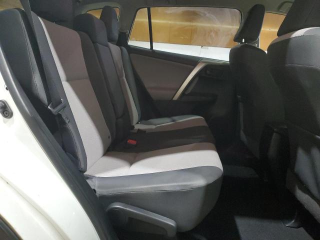 Photo 11 from auction – 2015 TOYOTA RAV4 LE with VIN JTMBFREV5FJ038293