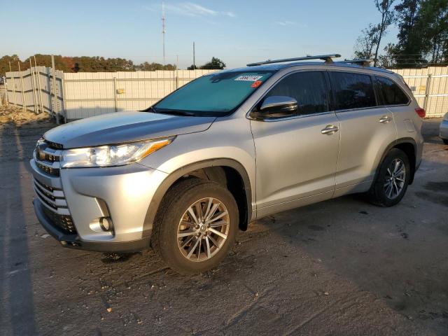TOYOTA HIGHLANDER 2018 with VIN 5TDJZRFH9JS540845 - Photo from auction