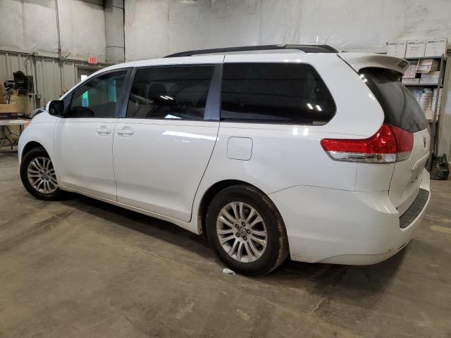 Photo 2 from auction – 2012 TOYOTA SIENNA XLE with VIN 5TDYK3DC1CS215908