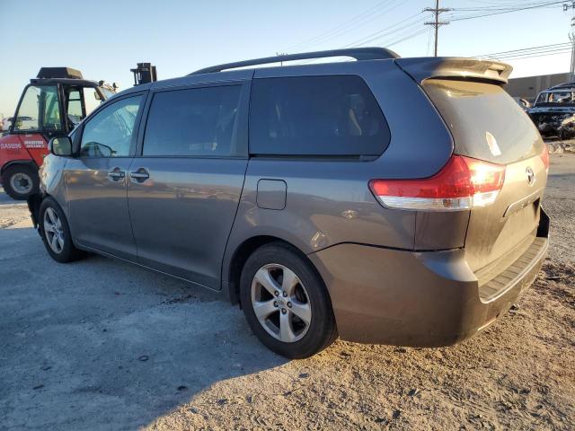 Photo 2 from auction – 2014 TOYOTA SIENNA LE with VIN 5TDKK3DC2ES520083