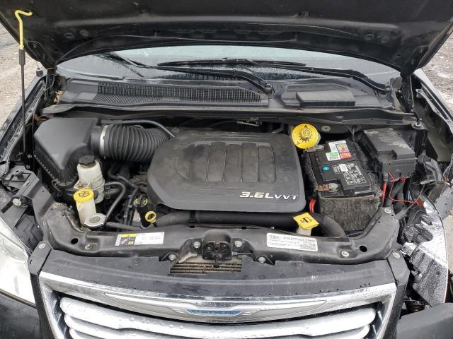 Photo 12 from auction – 2015 CHRYSLER TOWN & COU with VIN 2C4RC1CG2FR662030