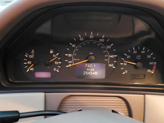 Photo 9 from auction – 2001 MERCEDES-BENZ E 320 with VIN WDBJF65J11B364035
