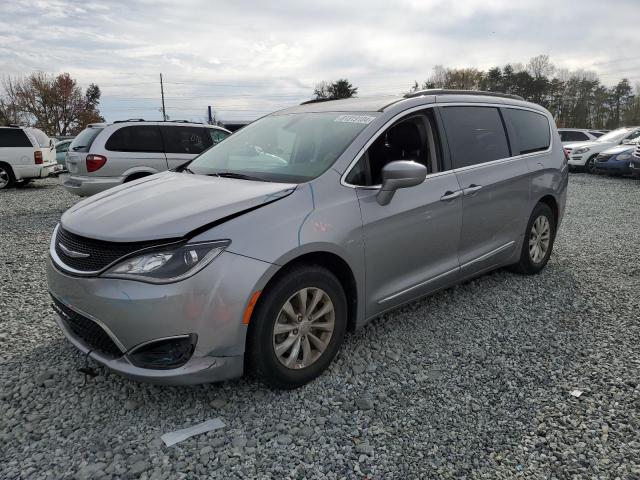 CHRYSLER PACIFICA T 2017 with VIN 2C4RC1BG2HR667992 - Photo from auction