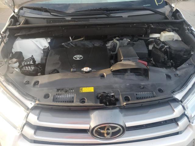Photo 12 from auction – 2018 TOYOTA HIGHLANDER with VIN 5TDZZRFH9JS281891