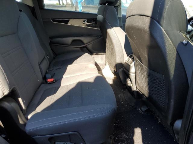 Photo 11 from auction – 2016 KIA SORENTO LX with VIN 5XYPGDA52GG048700