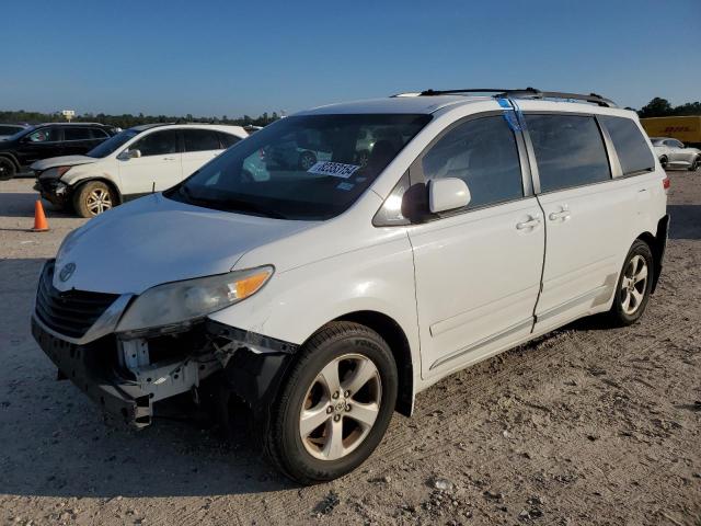 Photo 1 from auction – 2013 TOYOTA SIENNA LE with VIN 5TDKK3DC6DS344797