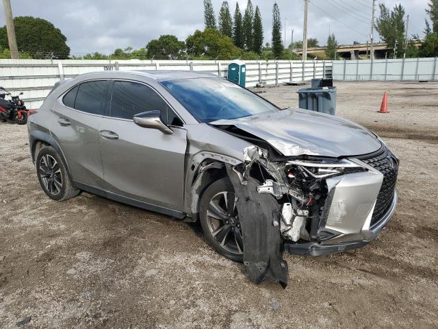 Photo 4 from auction – 2019 LEXUS UX 200 with VIN JTHY3JBH4K2020373
