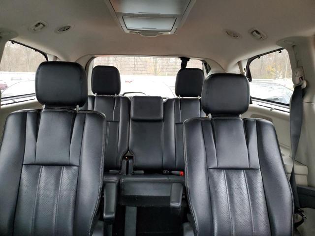 Photo 10 from auction – 2015 CHRYSLER TOWN & COU with VIN 2C4RC1CG4FR522562