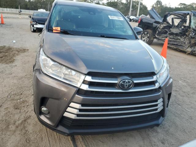 Photo 5 from auction – 2018 TOYOTA HIGHLANDER with VIN 5TDBZRFH3JS862563