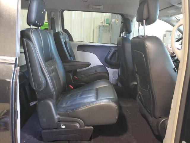 Photo 11 from auction – 2016 CHRYSLER TOWN & COU with VIN 2C4RC1BG2GR291941