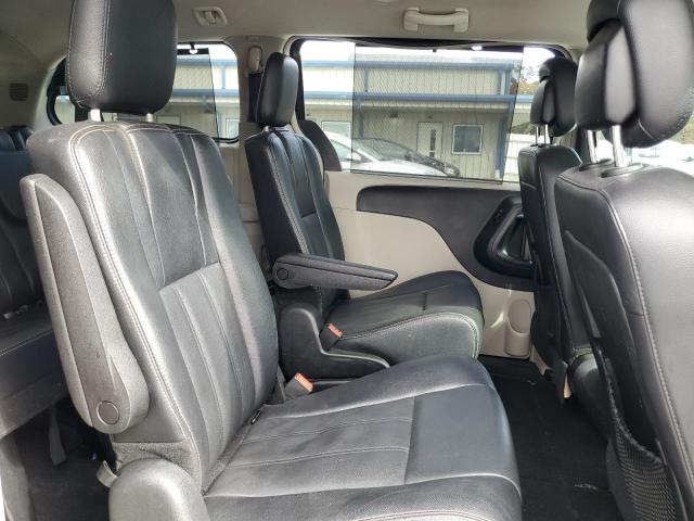 Photo 11 from auction – 2015 CHRYSLER TOWN & COU with VIN 2C4RC1BG4FR539640