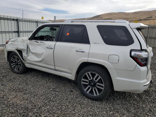 Photo 2 from auction – 2018 TOYOTA 4RUNNER SR with VIN JTEBU5JR2J5543258