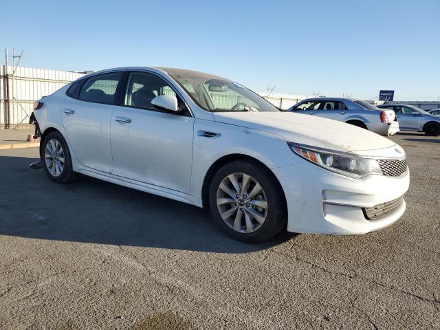 Photo 4 from auction – 2016 KIA OPTIMA EX with VIN 5XXGU4L32GG104241