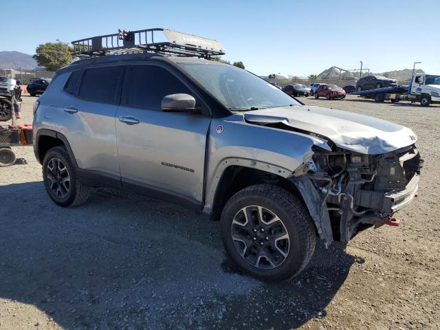 Фото 4 с аукциона – 2019 JEEP COMPASS TR с VIN 3C4NJDDB6KT748134