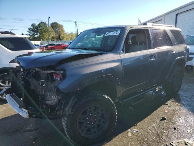 TOYOTA 4RUNNER SR 2019 with VIN JTEBU5JR8K5703595 - Photo from auction