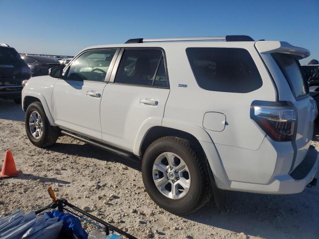 Photo 2 from auction – 2022 TOYOTA 4RUNNER SR with VIN JTEEU5JR8N5263380