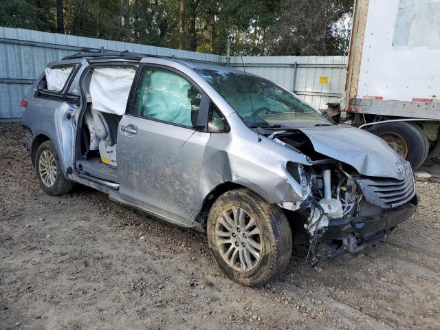 Photo 4 from auction – 2011 TOYOTA SIENNA XLE with VIN 5TDYK3DC5BS041839