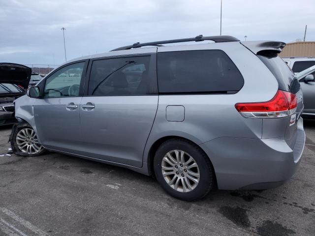 Photo 2 from auction – 2011 TOYOTA SIENNA XLE with VIN 5TDYK3DC6BS099314