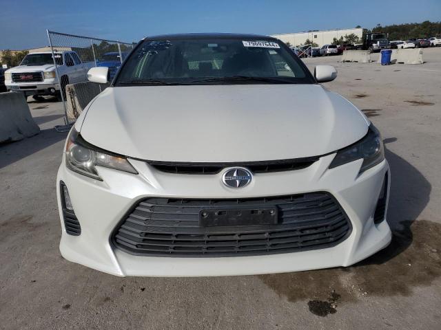 Photo 5 from auction – 2016 TOYOTA SCION TC with VIN JTKJF5C72GJ014049