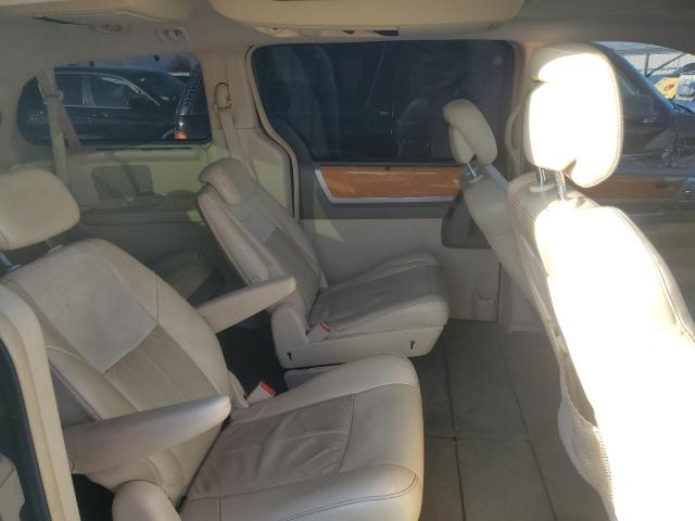 Photo 11 from auction – 2010 CHRYSLER TOWN & COU with VIN 2A4RR7DX1AR321902