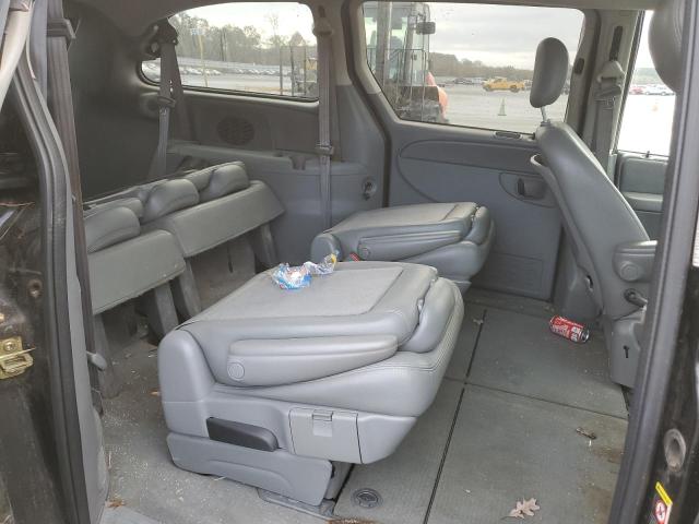Photo 11 from auction – 2005 CHRYSLER TOWN & COU with VIN 2C8GP54L75R513933