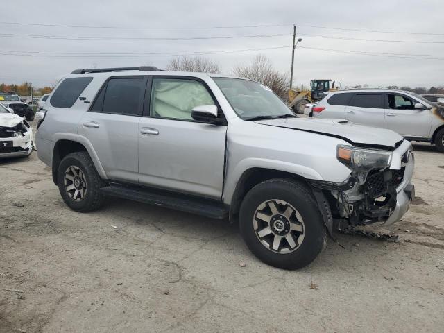 Photo 4 from auction – 2020 TOYOTA 4RUNNER SR with VIN JTEBU5JR9L5789789