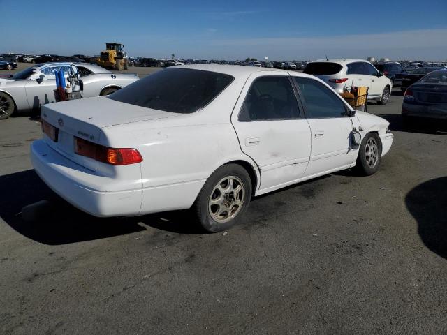 Photo 3 from auction – 2000 TOYOTA CAMRY CE with VIN 4T1BG22K9YU978608