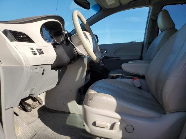 Photo 7 from auction – 2012 TOYOTA SIENNA XLE with VIN 5TDYK3DC5CS262567
