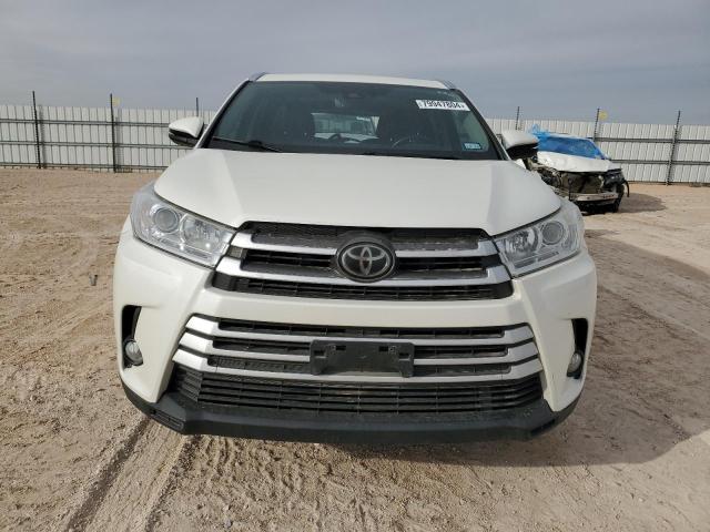 Photo 5 from auction – 2018 TOYOTA HIGHLANDER with VIN 5TDKZRFH5JS542791
