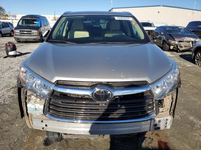 Photo 5 from auction – 2016 TOYOTA HIGHLANDER with VIN 5TDYKRFH5GS120317