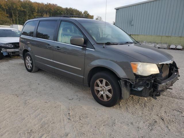 Photo 4 from auction – 2010 CHRYSLER TOWN & COU with VIN 2A4RR8D13AR321367