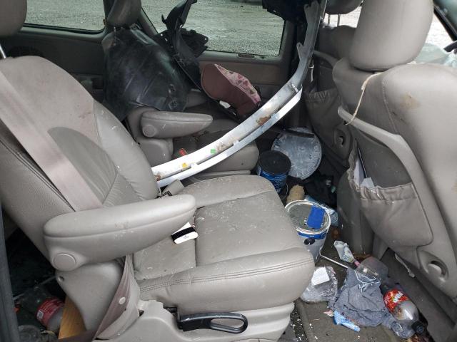 Photo 10 from auction – 2003 CHRYSLER TOWN & COU with VIN 2C8GP64L43R248360