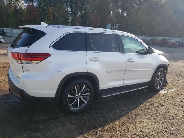 Photo 3 from auction – 2019 TOYOTA HIGHLANDER with VIN 5TDJZRFH4KS951703