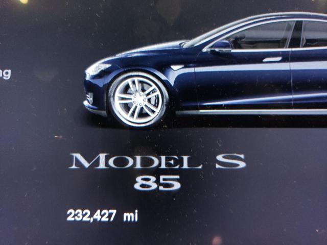 Photo 9 from auction – 2013 TESLA MODEL S with VIN 5YJSA1DN2DFP09974