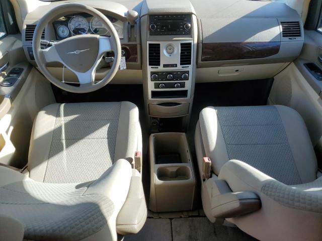 Photo 8 from auction – 2010 CHRYSLER TOWN & COU with VIN 2A4RR2D14AR357064