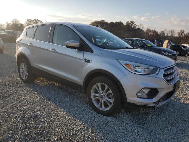 Photo 4 from auction – 2017 FORD ESCAPE SE with VIN 1FMCU9GD6HUE37743