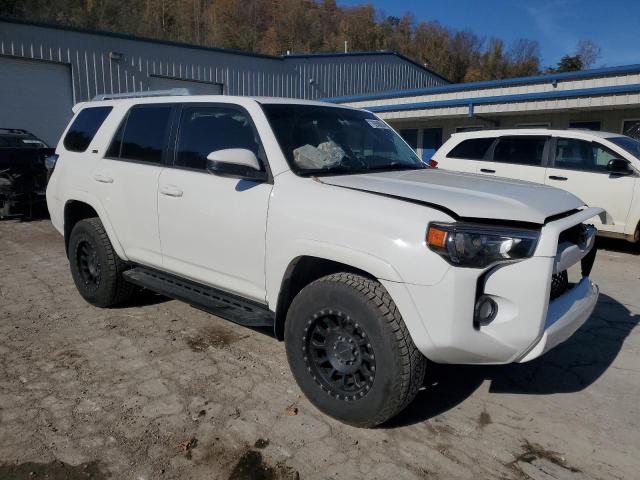 Photo 4 from auction – 2017 TOYOTA 4RUNNER SR with VIN JTEBU5JR1H5459586