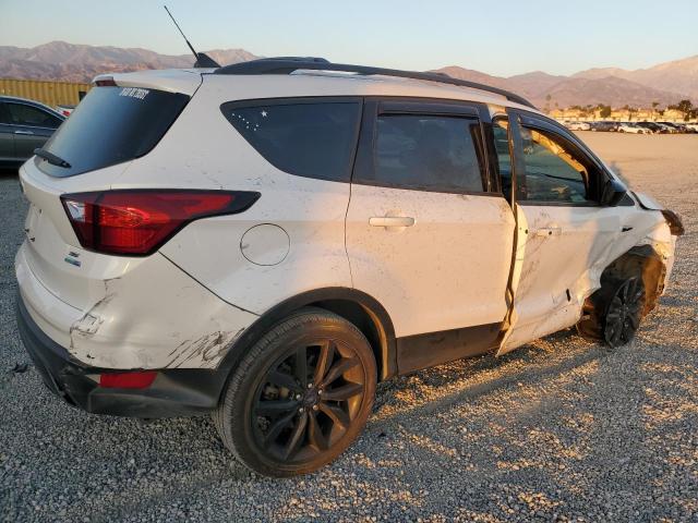 Photo 3 from auction – 2019 FORD ESCAPE SE with VIN 1FMCU9GDXKUB06526