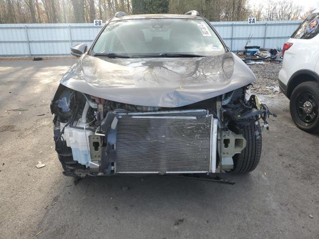 Photo 5 from auction – 2017 TOYOTA RAV4 LIMIT with VIN 2T3DFREV7HW588298