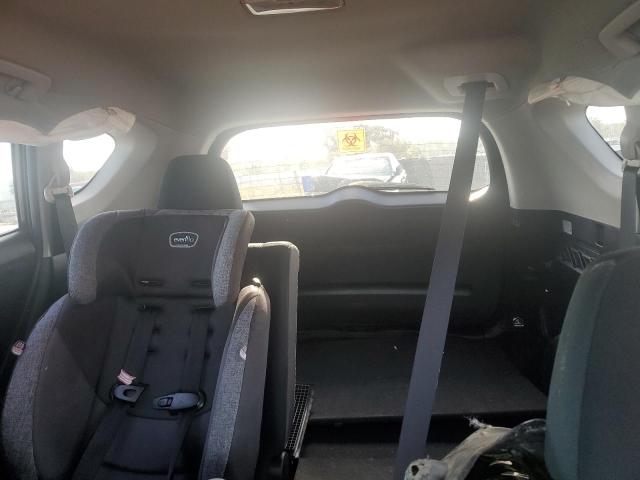 Photo 10 from auction – 2018 TOYOTA RAV4 LE with VIN 2T3ZFREVXJW487526