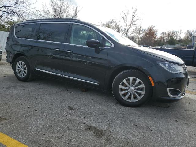 Photo 4 from auction – 2017 CHRYSLER PACIFICA T with VIN 2C4RC1BG0HR832261
