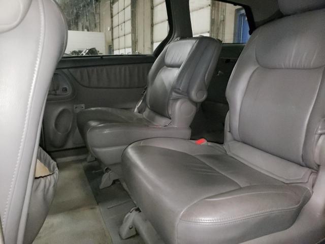 Photo 11 from auction – 2004 TOYOTA SIENNA XLE with VIN 5TDBA22CX4S009154