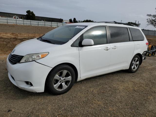 TOYOTA SIENNA LE 2014 with VIN 5TDKK3DC0ES522432 - Photo from auction