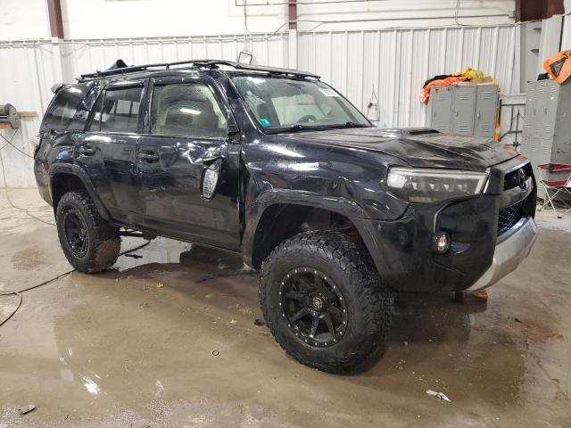 Photo 4 from auction – 2019 TOYOTA 4RUNNER SR with VIN JTEBU5JR2K5632460