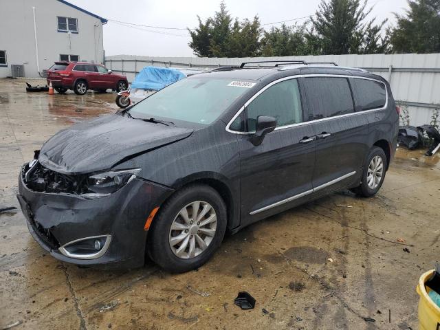 CHRYSLER PACIFICA T 2018 with VIN 2C4RC1BG2JR322712 - Photo from auction
