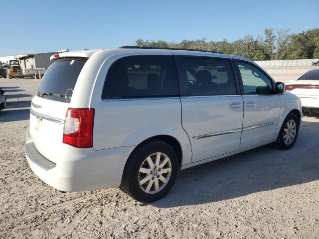 Photo 3 from auction – 2016 CHRYSLER TOWN & COU with VIN 2C4RC1BG6GR295121