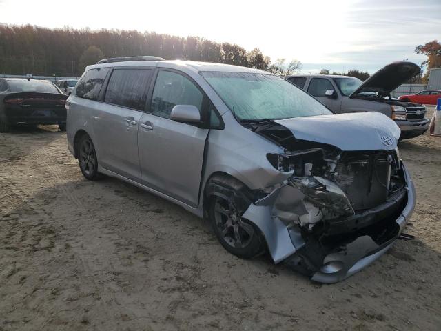 Photo 4 from auction – 2016 TOYOTA SIENNA SE with VIN 5TDXK3DC6GS736852