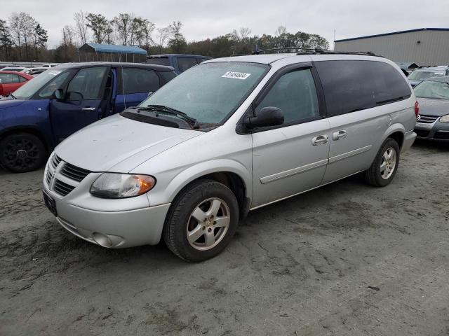 DODGE GRAND CARA 2005 with VIN 2D4GP44L05R535965 - Photo from auction